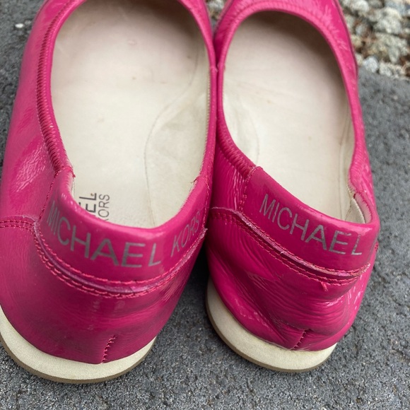 Michael Kors Pink Patent Flats shoes - Picture 3 of 4